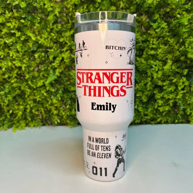 Copo Térmico Stranger Things 1200ml: estilo e praticidade em alta