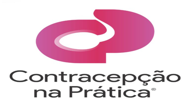 Contracepção na Prática — Domine LARCs, suporte ao vivo e oferta oficial 6 Médico assistindo aula prática de contracepção do curso Contracepção na Prática, com foco em inserção de DIU e manejo de efeitos colaterais