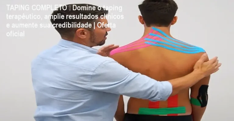 Profissional de fisioterapia aplicando taping terapêutico com o curso TAPING COMPLETO