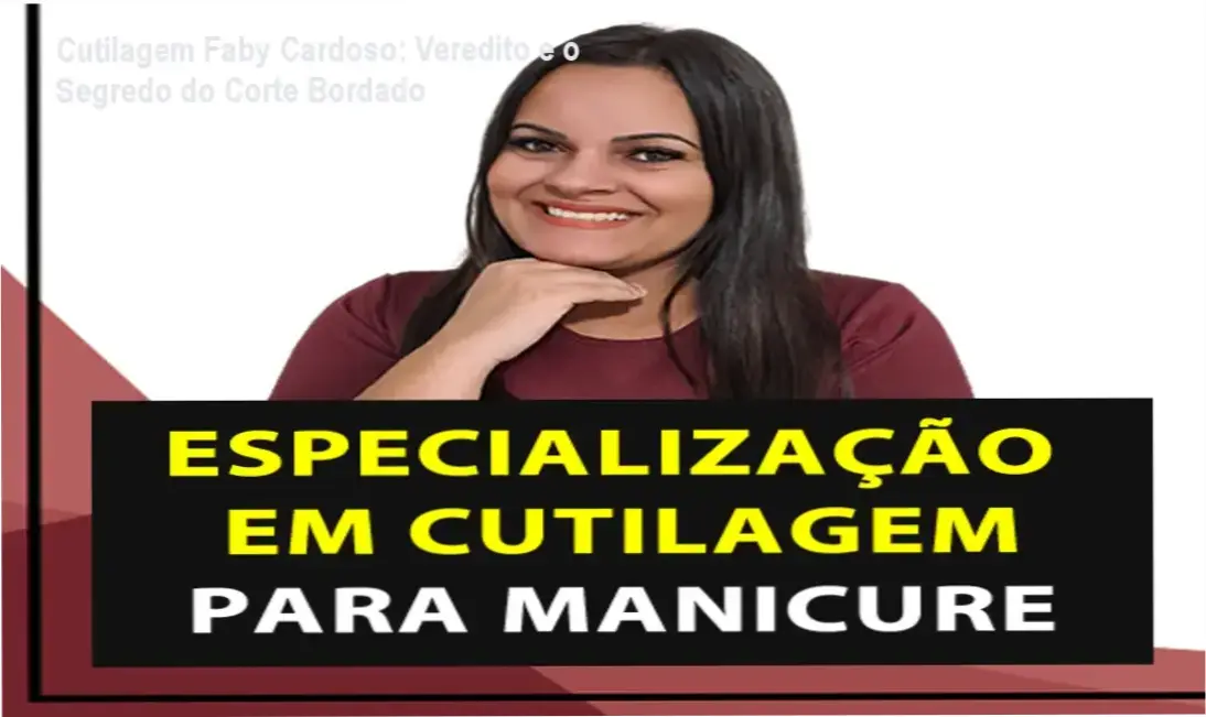 Manicure aplicando a técnica de cutilagem fundinha e corte bordado do curso Faby Cardoso